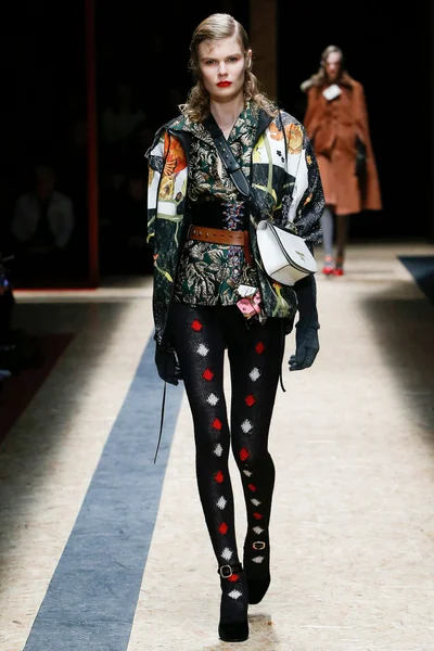 Look 34